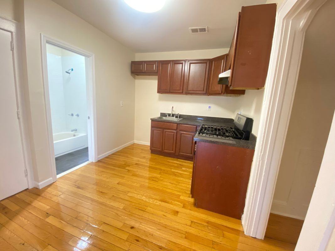 23 Monticello Ave - Photo 3 of 7