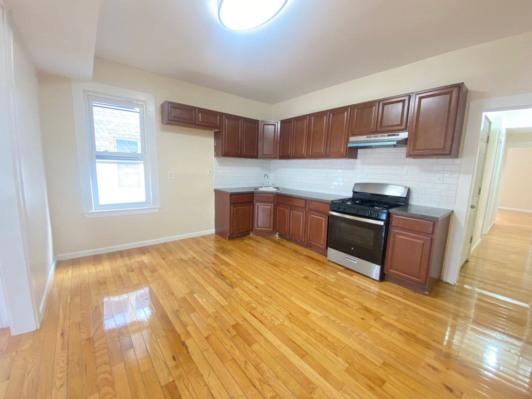 23 Monticello Ave ##2 - Photo 6 of 14