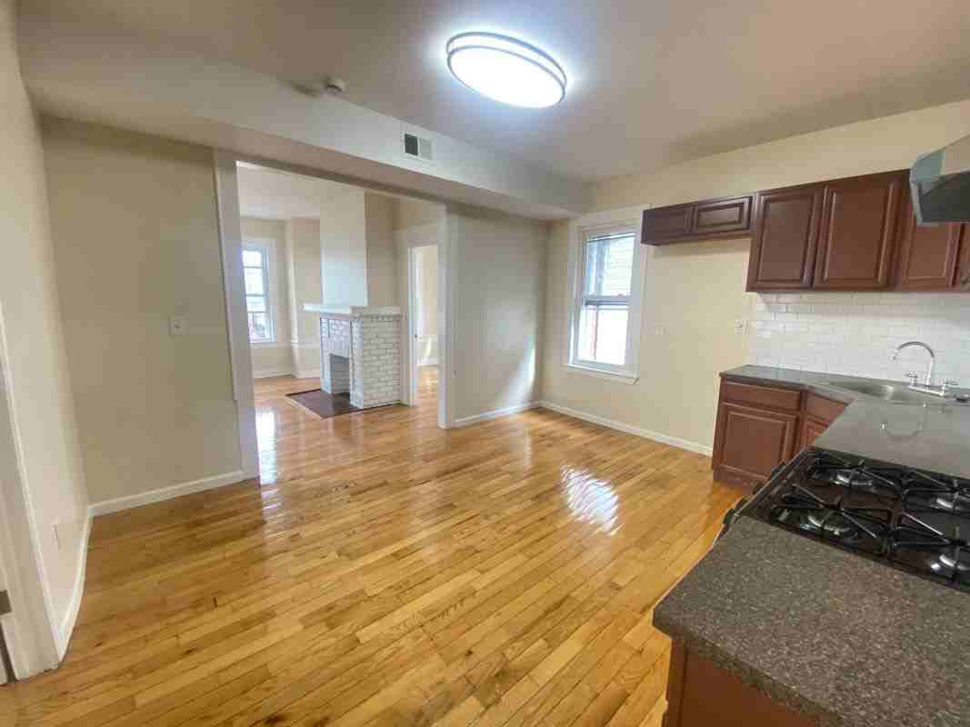 23 Monticello Ave ##2 - Photo 7 of 14
