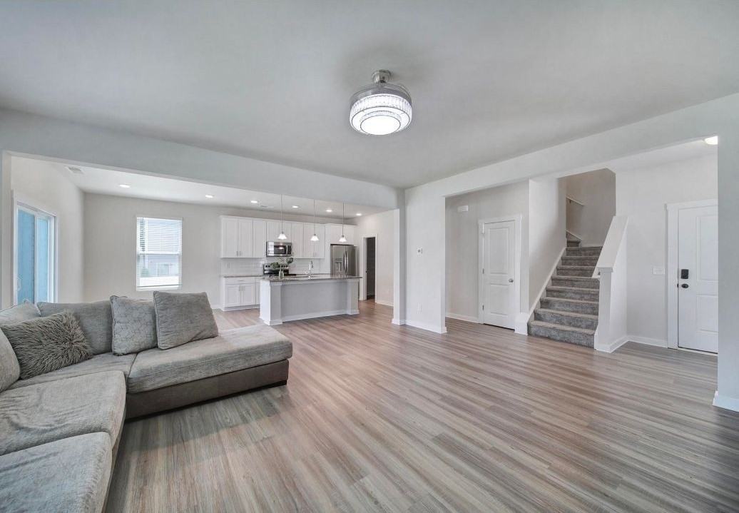635 Synclaire Pl - Photo 6 of 25