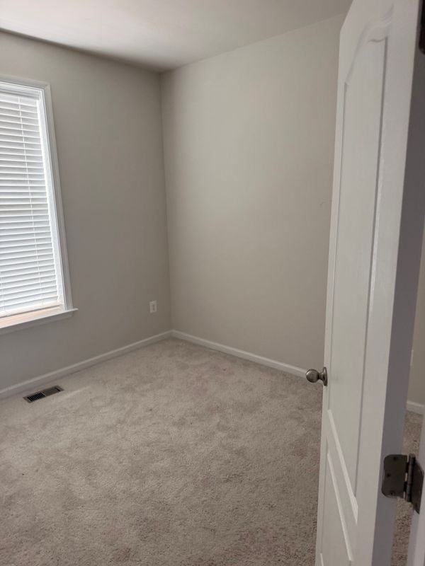 1011 Flester Ln - Photo 4 of 14
