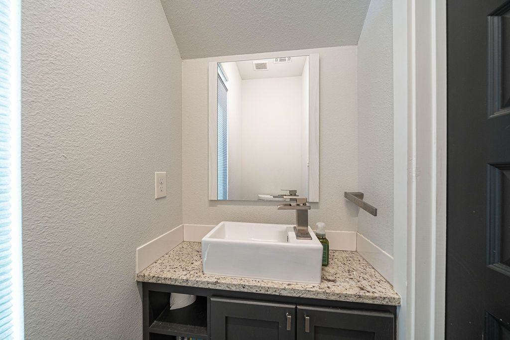 812 N Gevers St - Photo 3 of 28