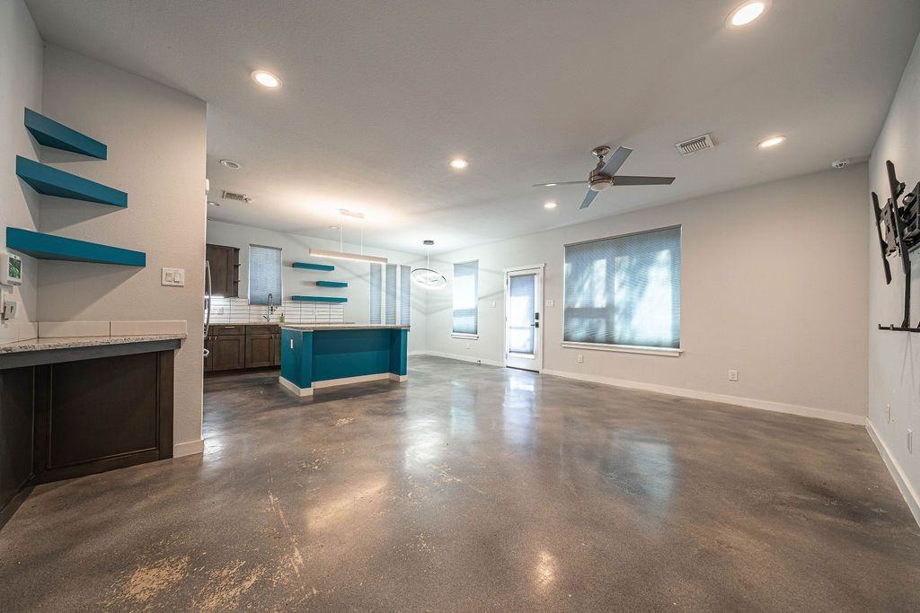 812 N Gevers St - Photo 4 of 28