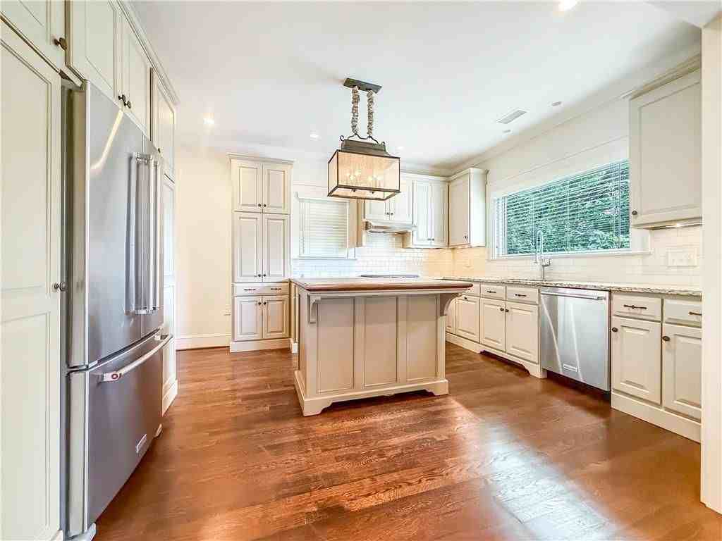 598 Main St - Photo 7 of 20