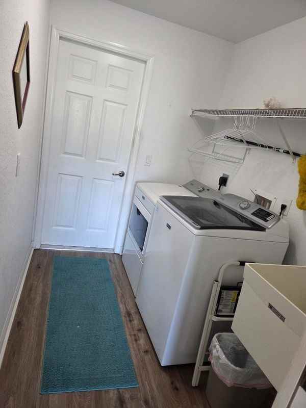 1048 Pridgen St - Photo 5 of 25