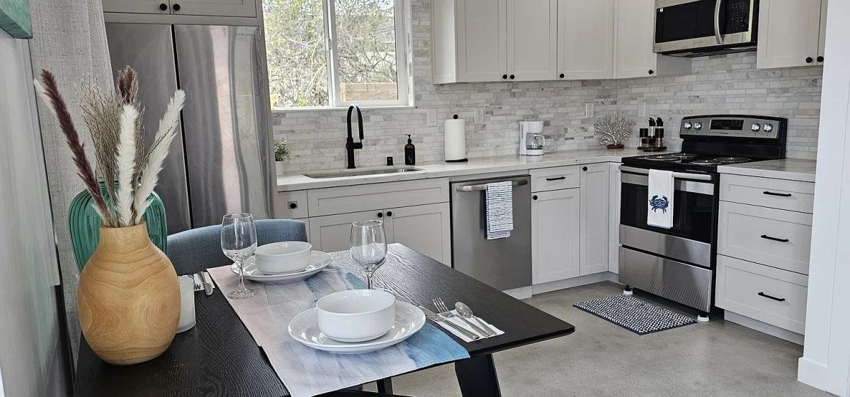 653 Avenue C - Photo 5 of 19
