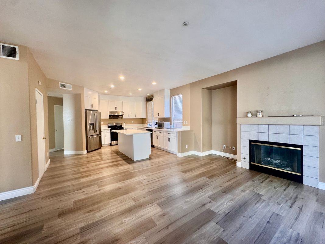14880 Southend St - Photo 4 of 17