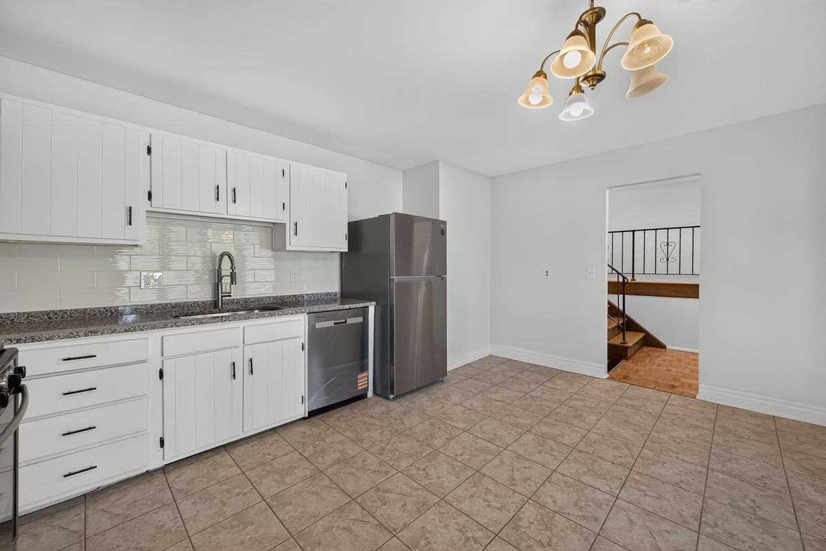 1675 Central Pkwy - Photo 5 of 26