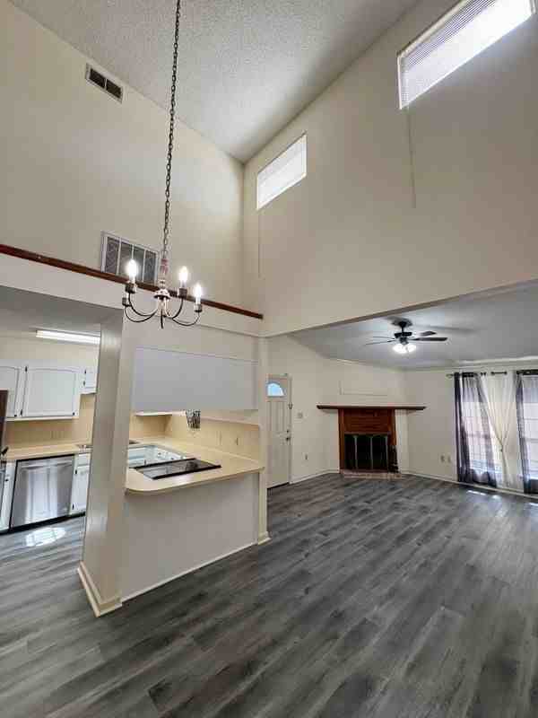 5490 Sleepy Hollow Dr
