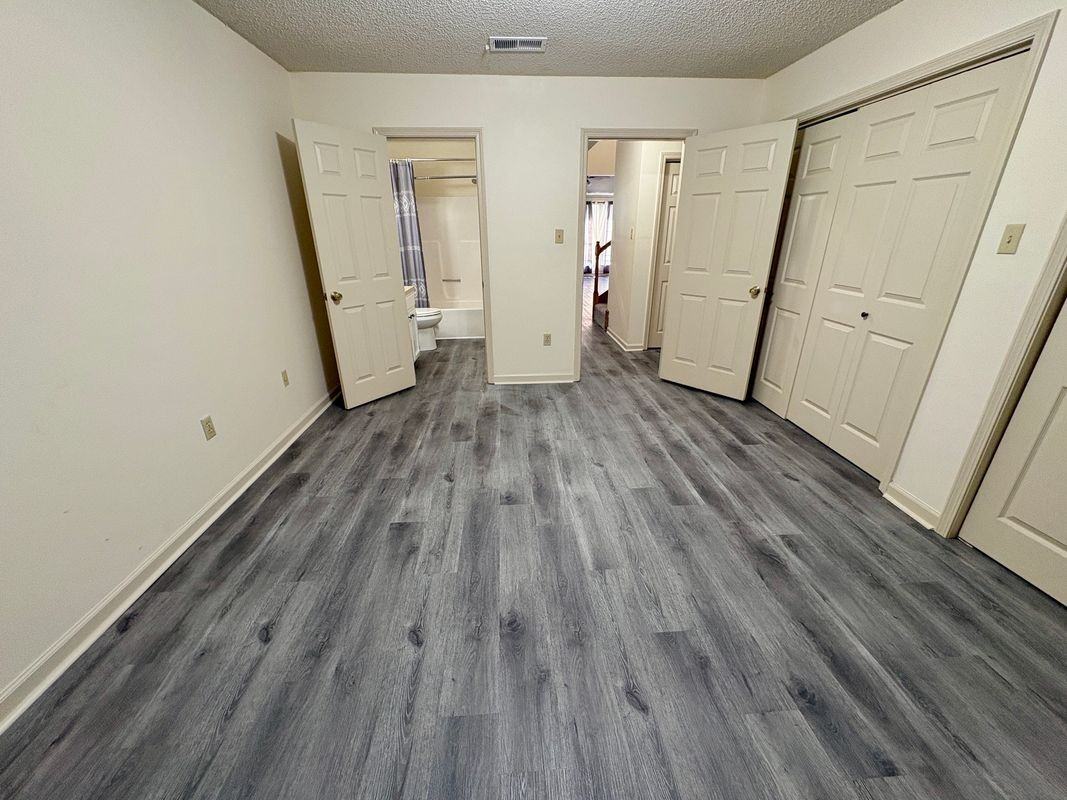 5490 Sleepy Hollow Dr - Photo 5 of 11