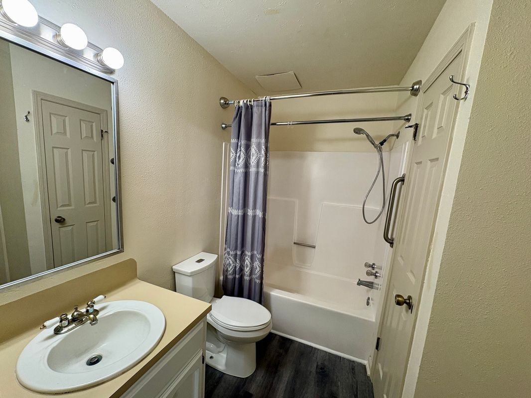5490 Sleepy Hollow Dr - Photo 6 of 11