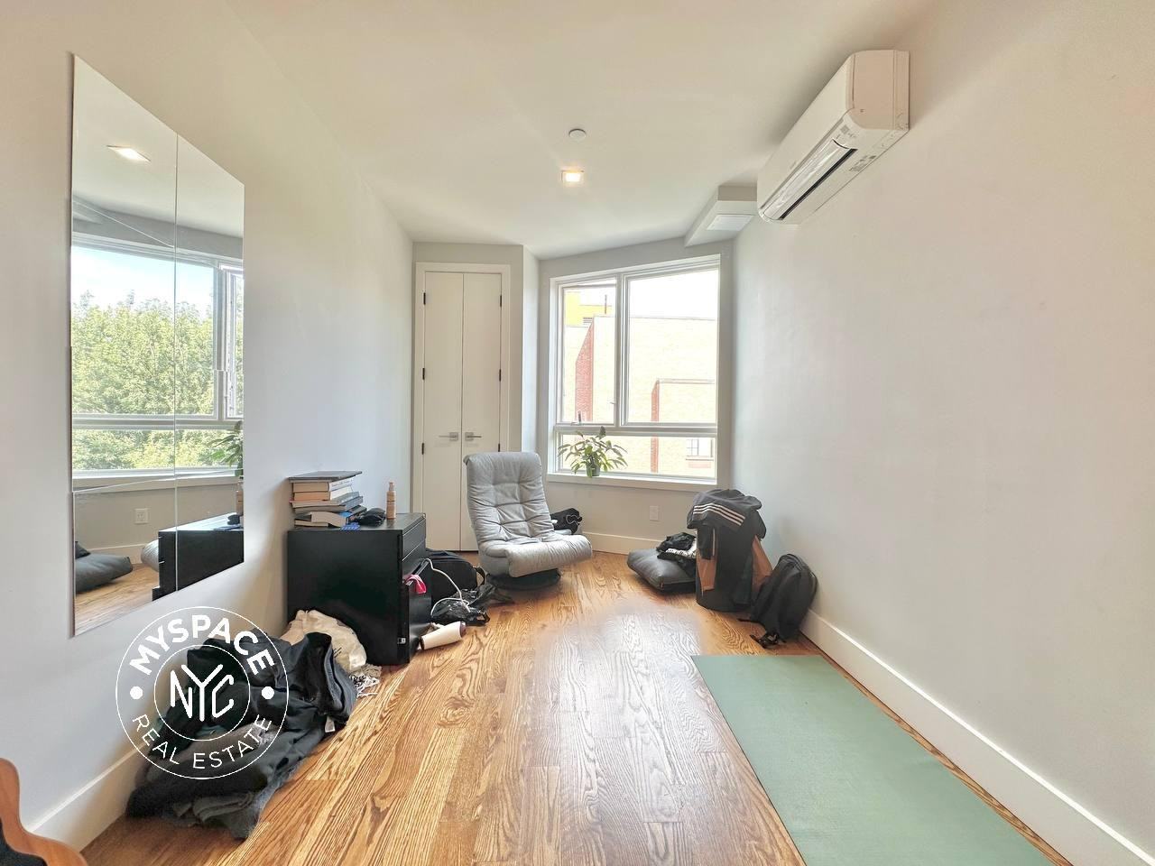 217 Boerum St #2C - Photo 4 of 6