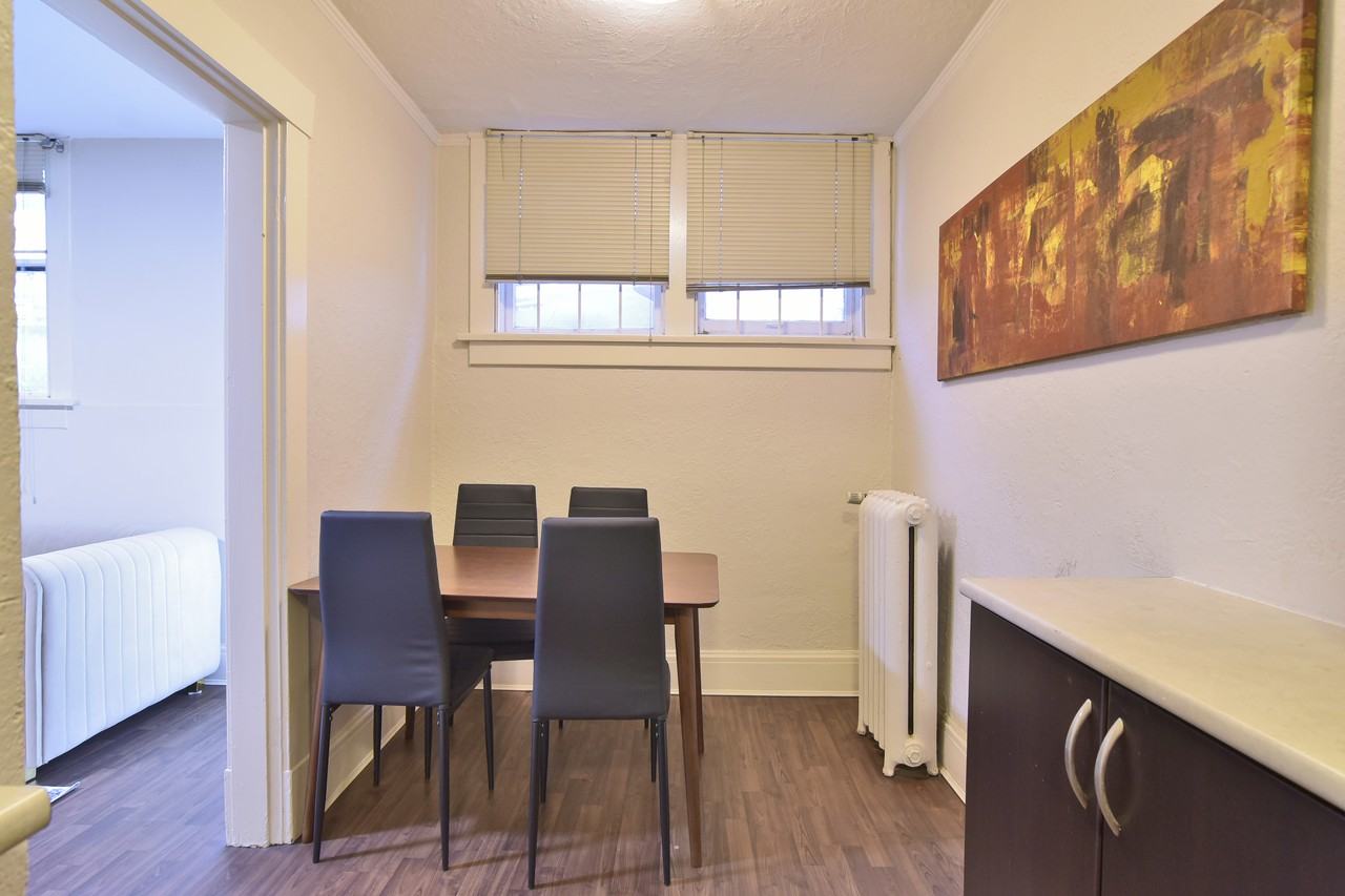 935 Jervis Street #18 - Photo 6 of 19