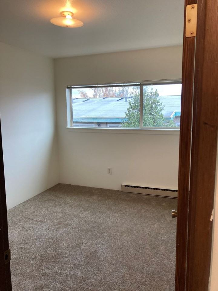 L&P - Photo 6 of 16