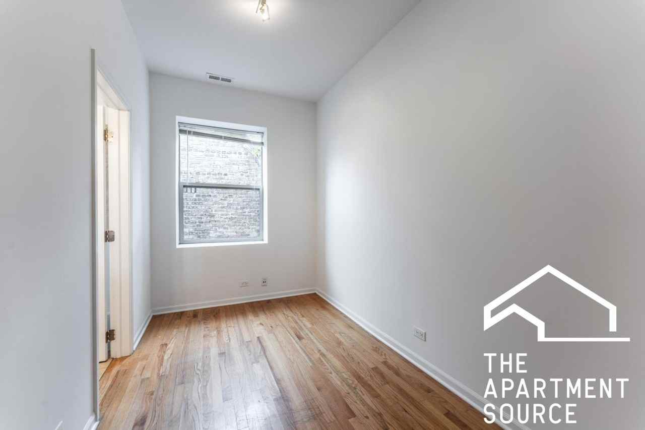 5054 N Winthrop Ave #402 - Photo 4 of 10