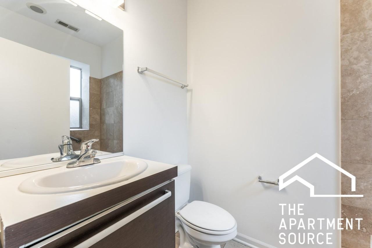 5054 N Winthrop Ave #402 - Photo 7 of 10