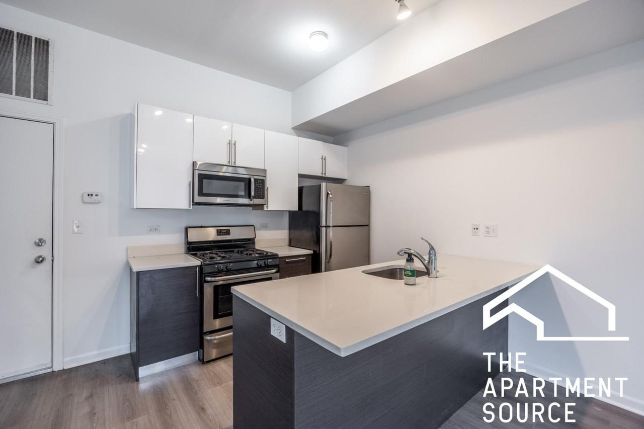 2022 S Throop St #2W - Photo 4 of 20