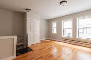 817 W Cornelia Ave #817A - Photo 1 of 1