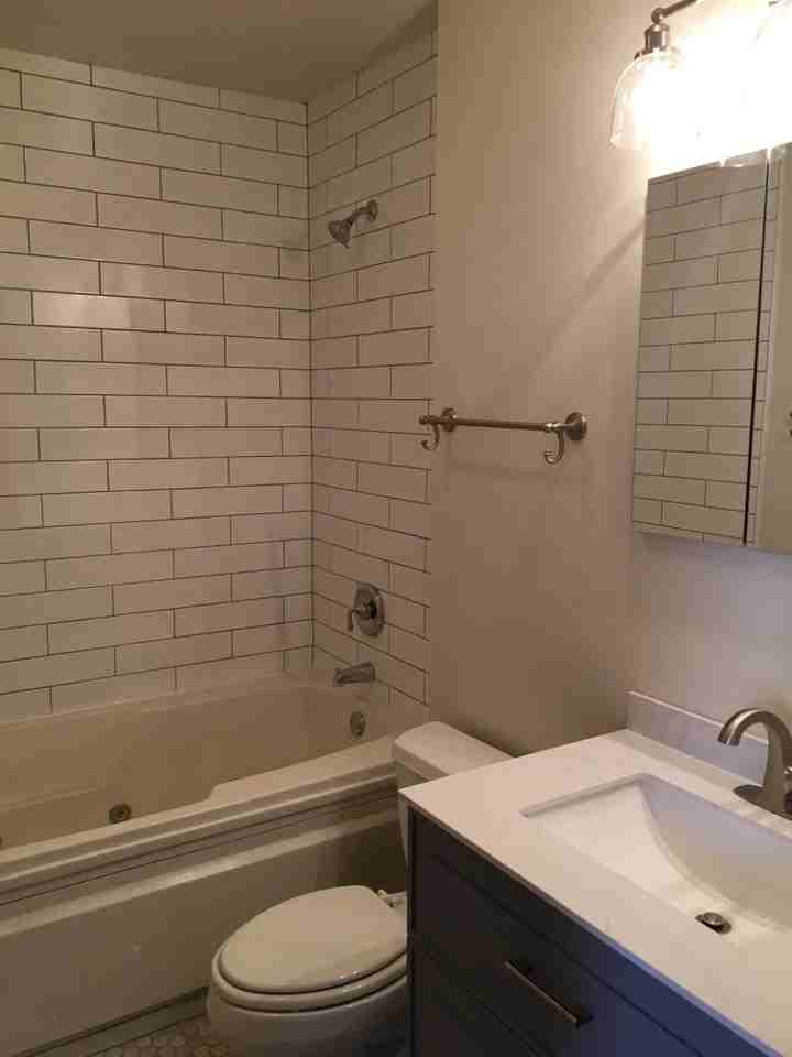 1164 W Grand Ave #4R - Photo 7 of 9