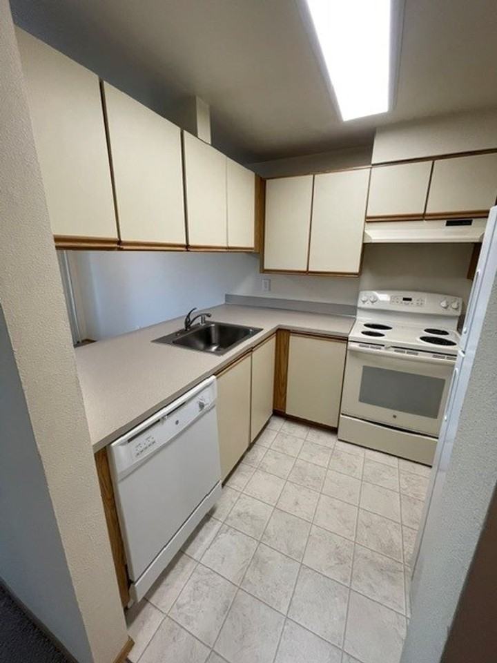 (4K) Kimberly Apartments - Photo 4 of 27
