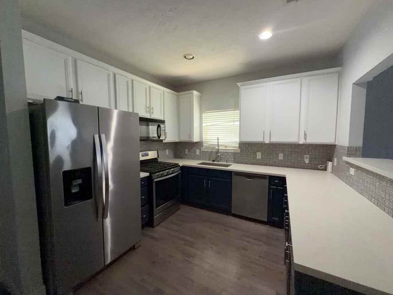 1828 Fletcher St - Photo 2 of 20