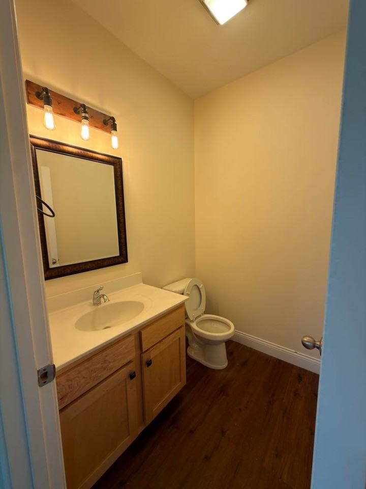 309 E Wylie St - Photo 7 of 33