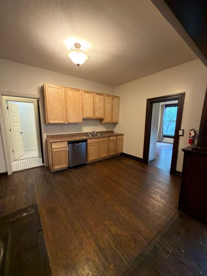 308-312 N Washington - Photo 6 of 50