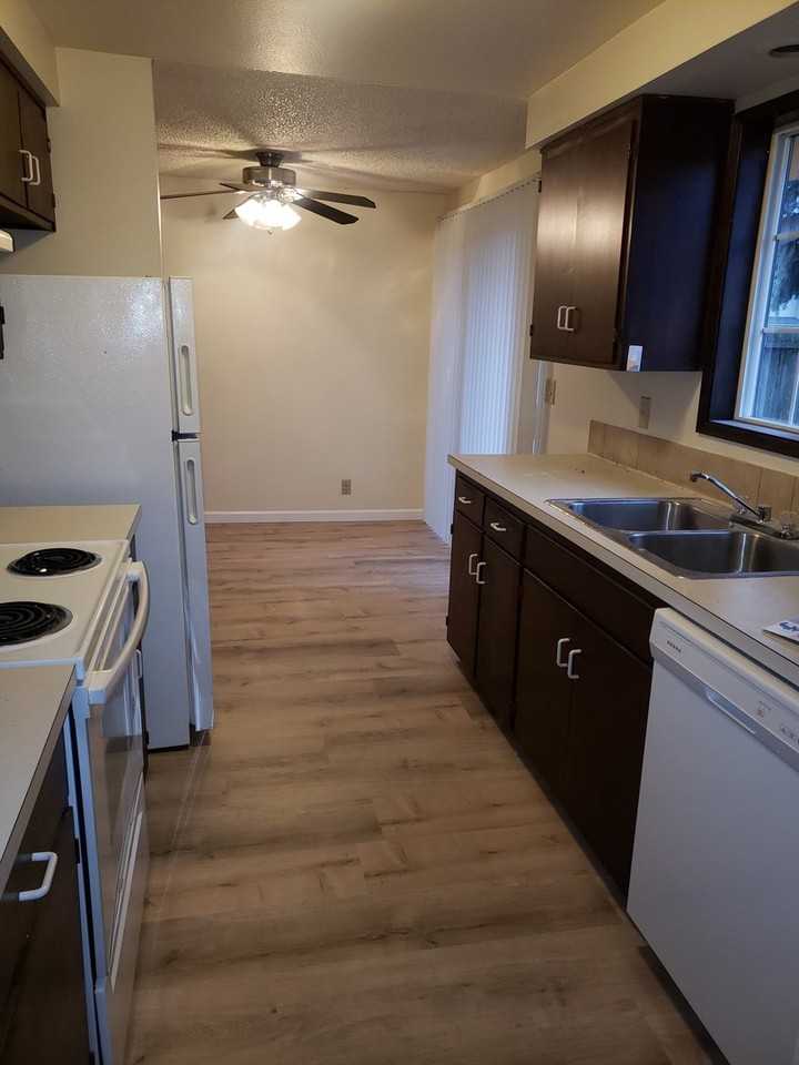 4563 Sean St - Photo 5 of 15