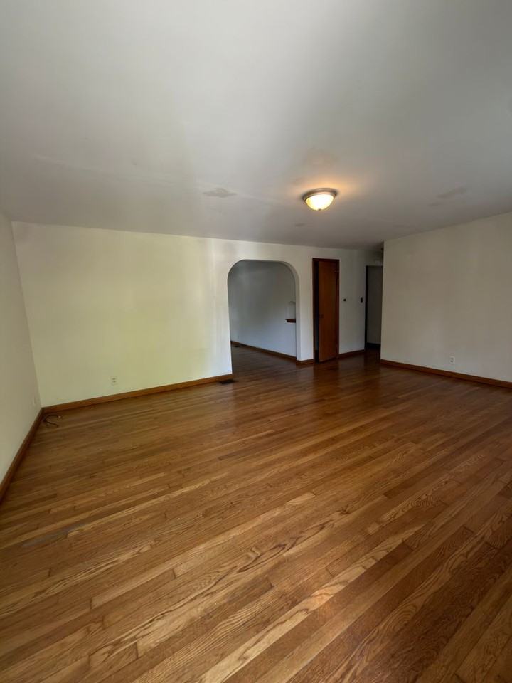 703 N Washington St - Photo 2 of 18