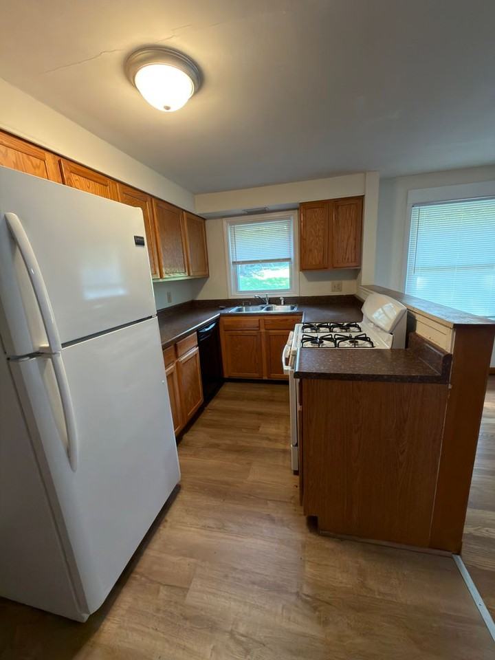 703 N Washington St - Photo 6 of 18