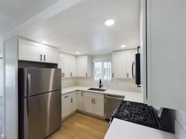 featured image of 419 W 4th Ave