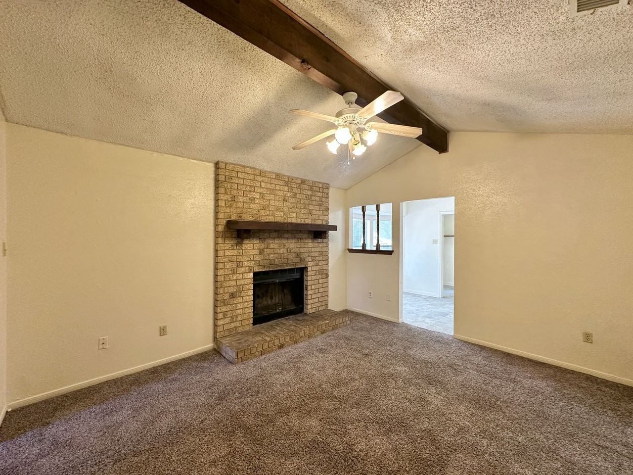 2402 Kirk Cir - Photo 4 of 33