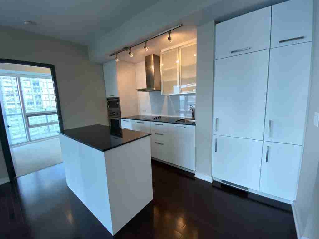 14 York St #3403 - Photo 3 of 50