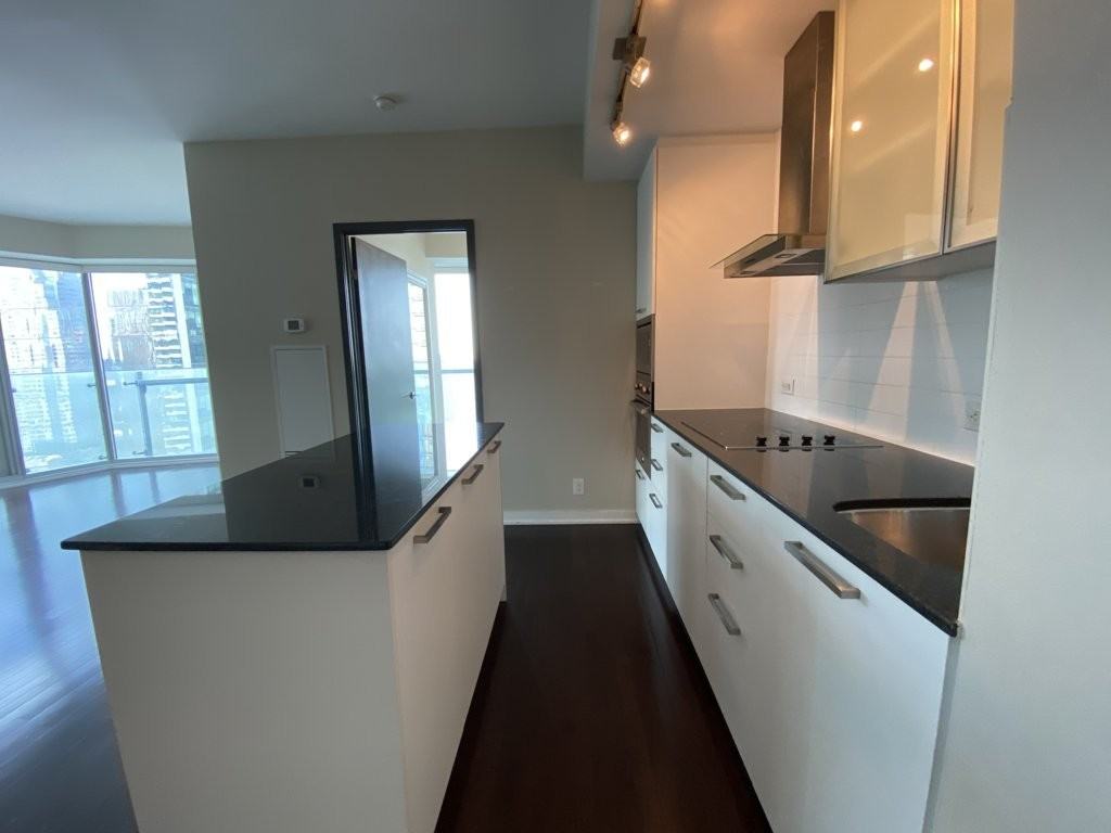 14 York St #3403 - Photo 7 of 50