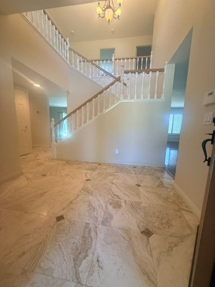 526 Trailridge Dr - Photo 2 of 29