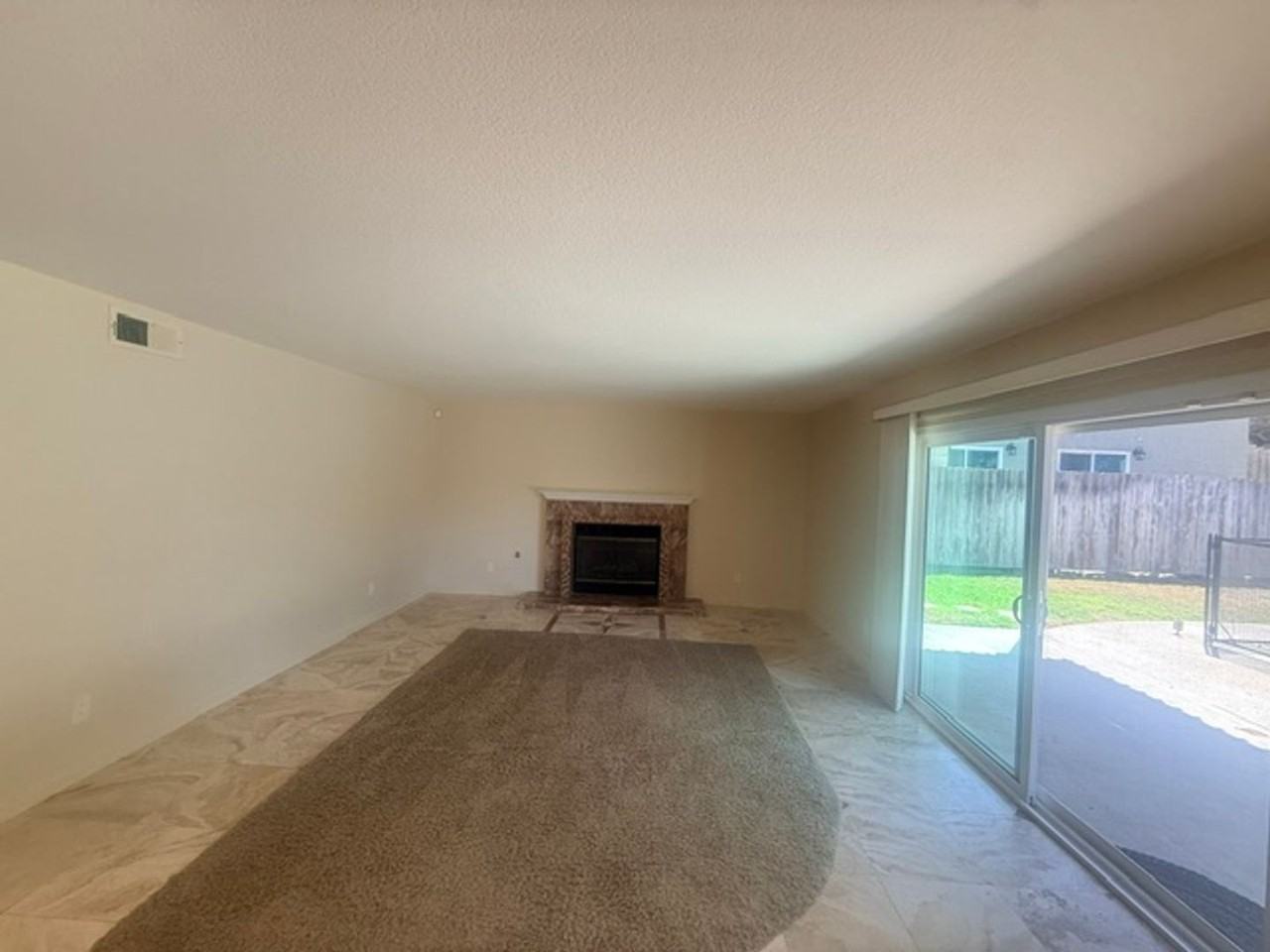 526 Trailridge Dr - Photo 7 of 29