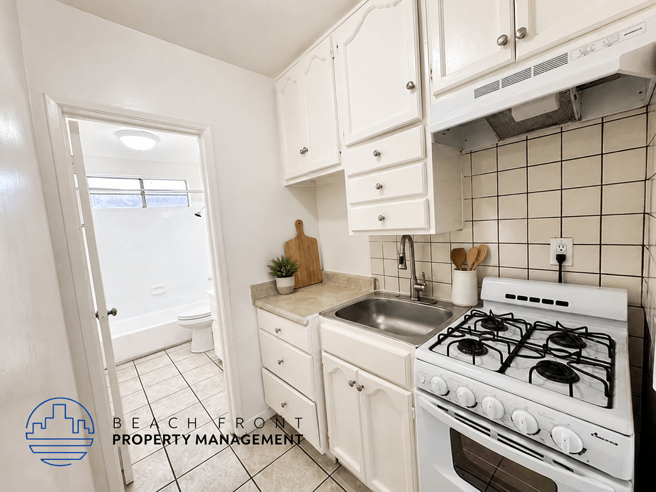 1495 W. 29th St. - Photo 2 of 7
