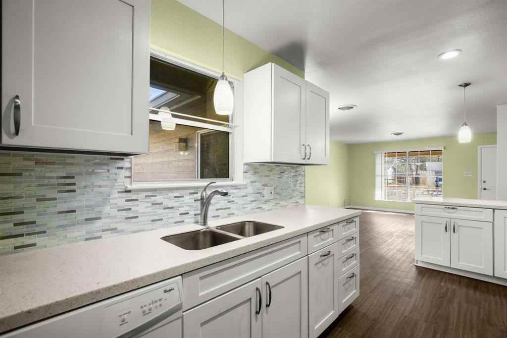8510 Rockwood Ln - Photo 2 of 21