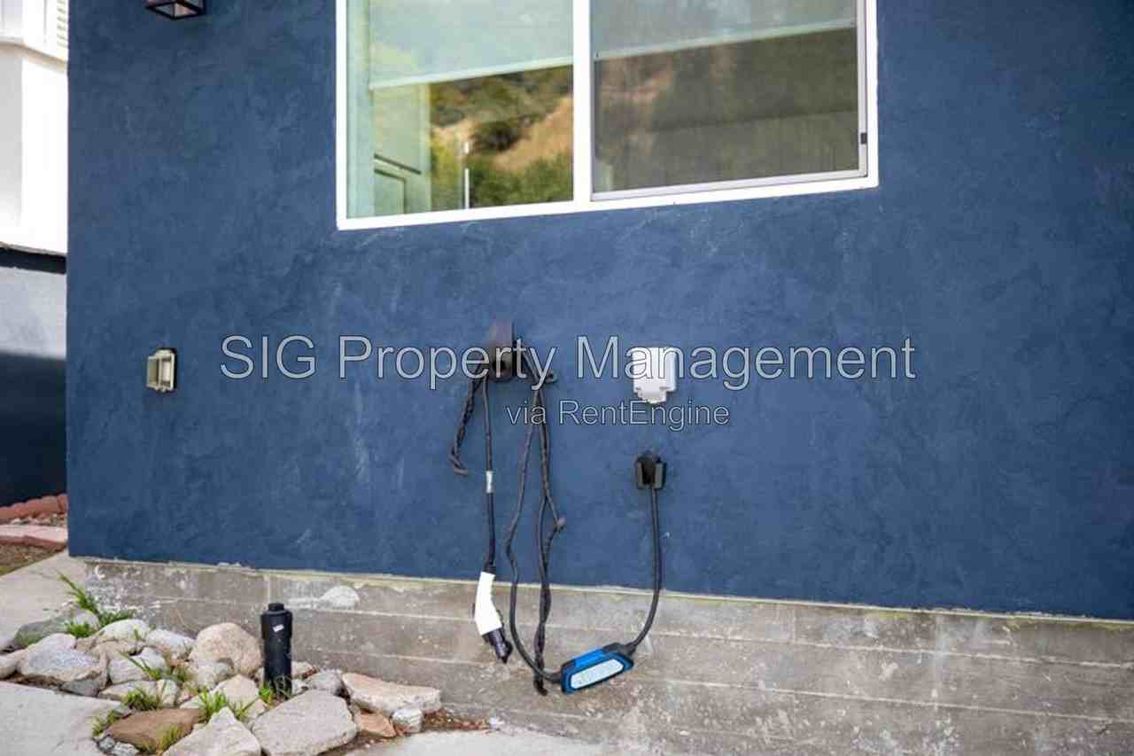 2748 Hollister Ter - Photo 2 of 39