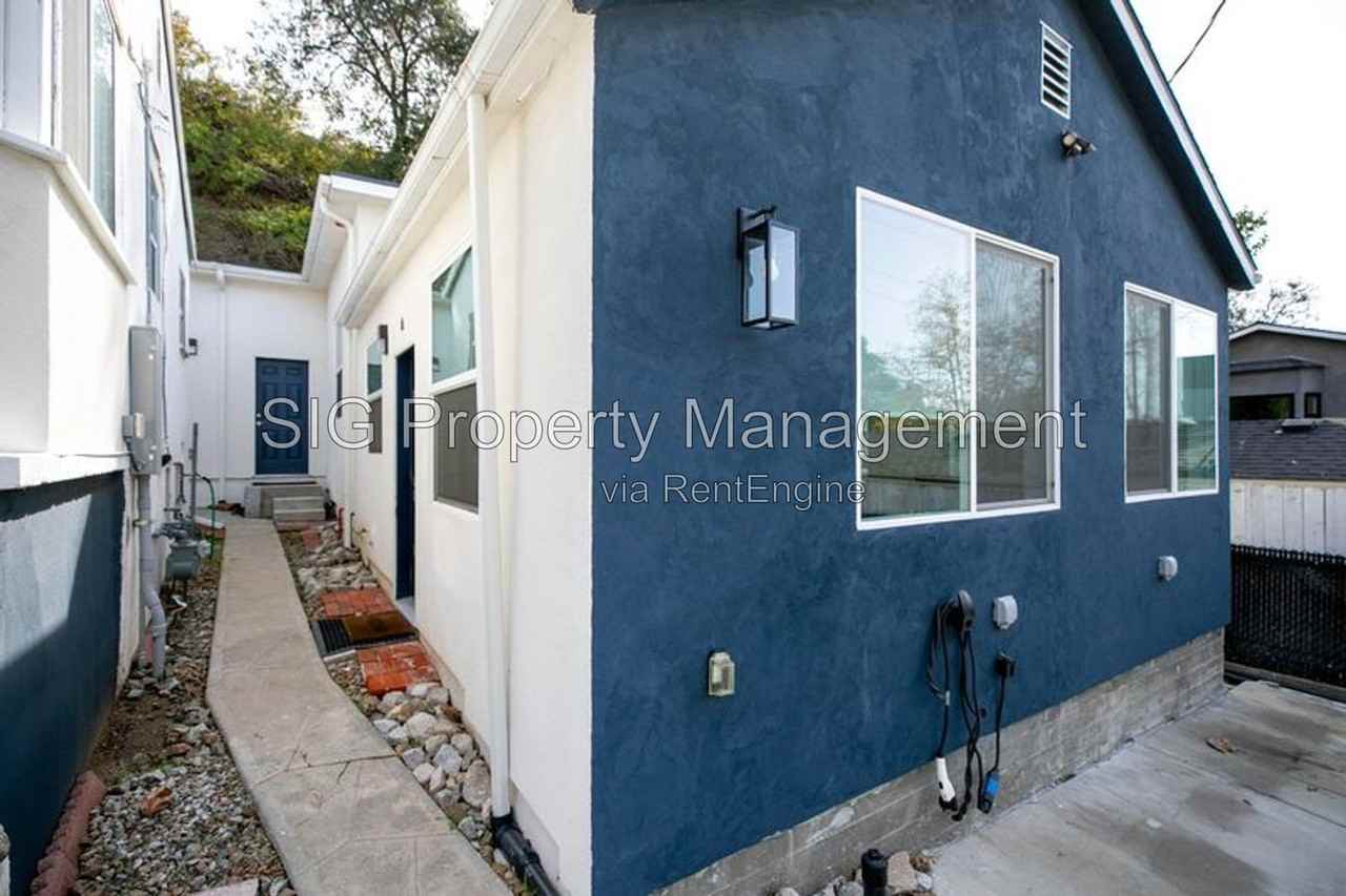 2748 Hollister Ter - Photo 4 of 39