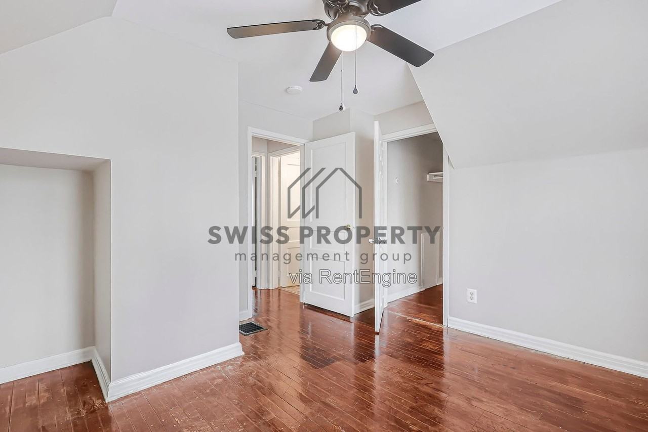 1590 Vendome Dr S - Photo 2 of 37