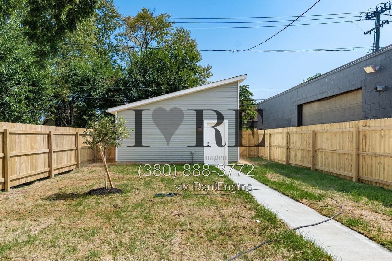 972 Ellsworth Ave - Photo 5 of 28