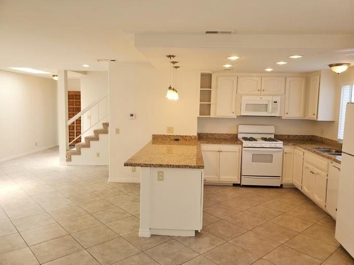 2825 Unicornio St - Photo 4 of 22
