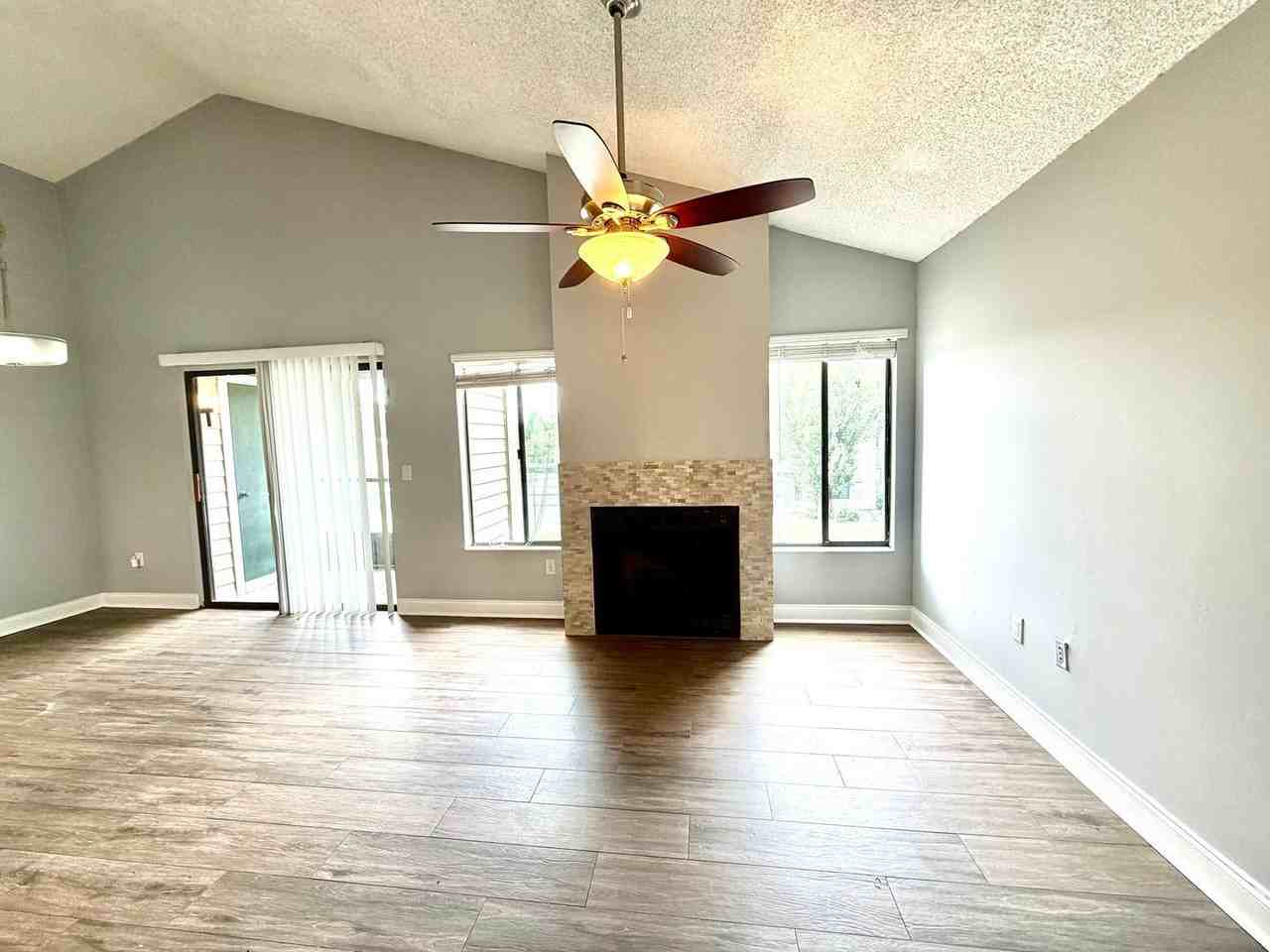 549 Sun Ridge Pl #201 - Photo 4 of 29