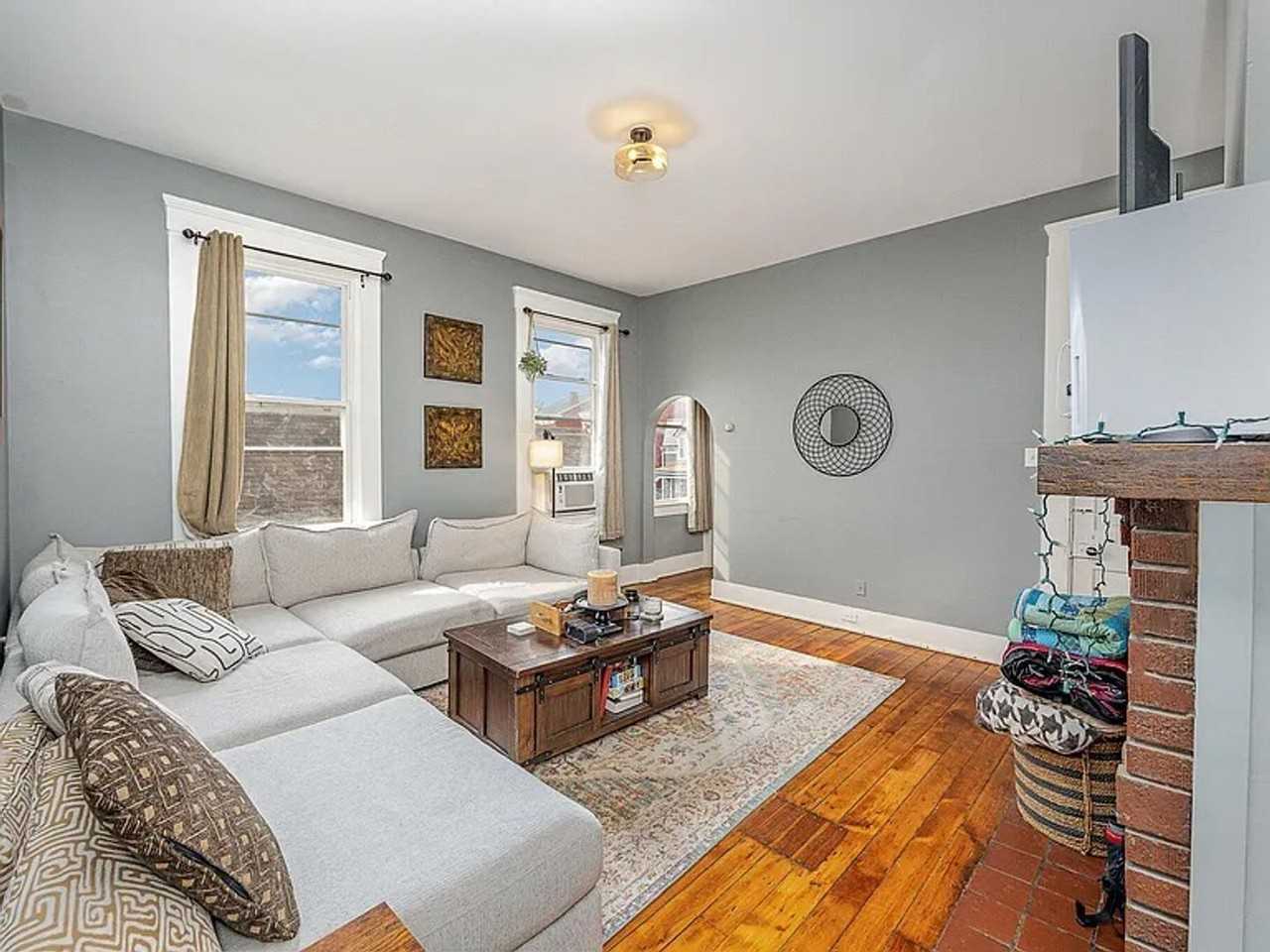 907 Columbia St #2 - Photo 3 of 18