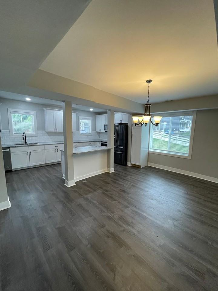 5735 Peabody Ave - Photo 5 of 10