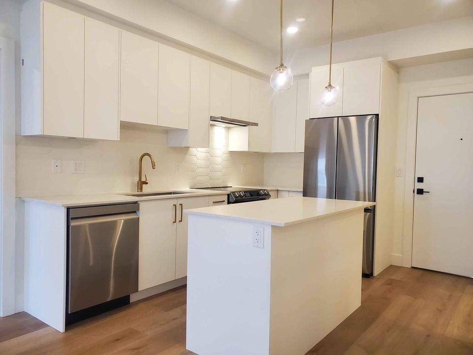 20282 72B Avenue #411 - Photo 2 of 19