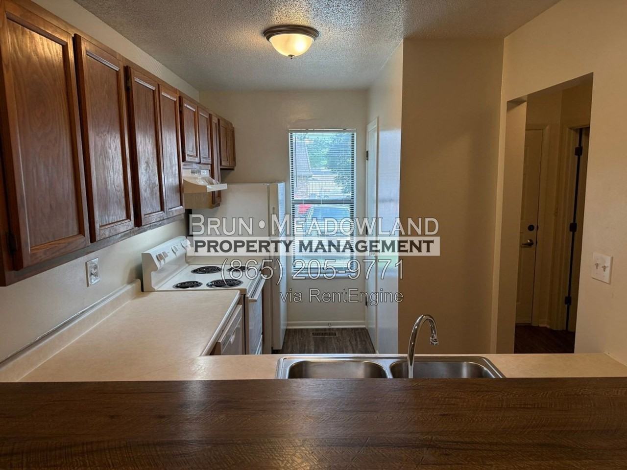 10409 Victoria Dr #D - Photo 5 of 28