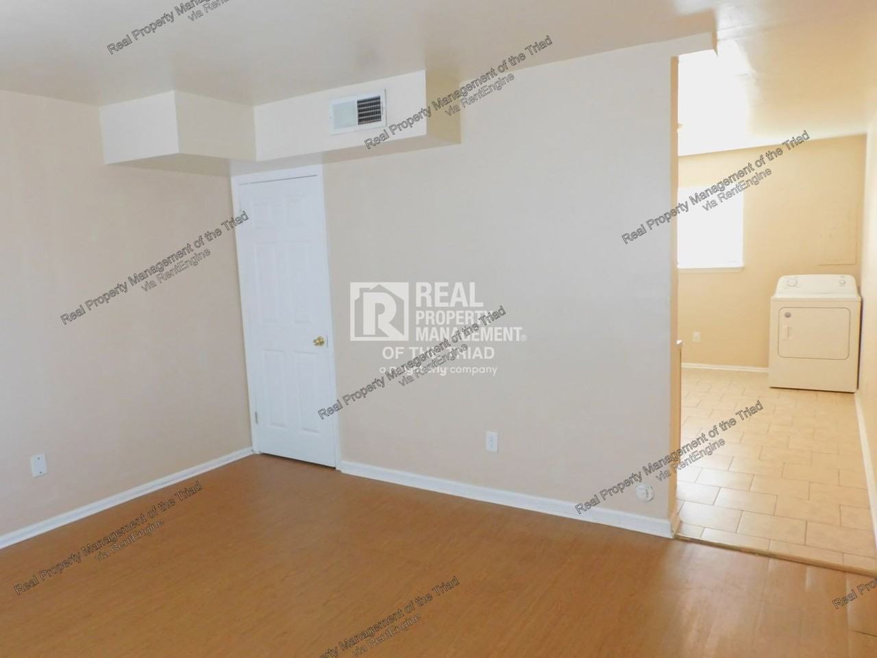 4302 Parker St #A - Photo 3 of 13
