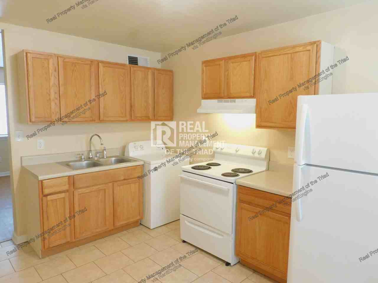 4302 Parker St #A - Photo 4 of 13